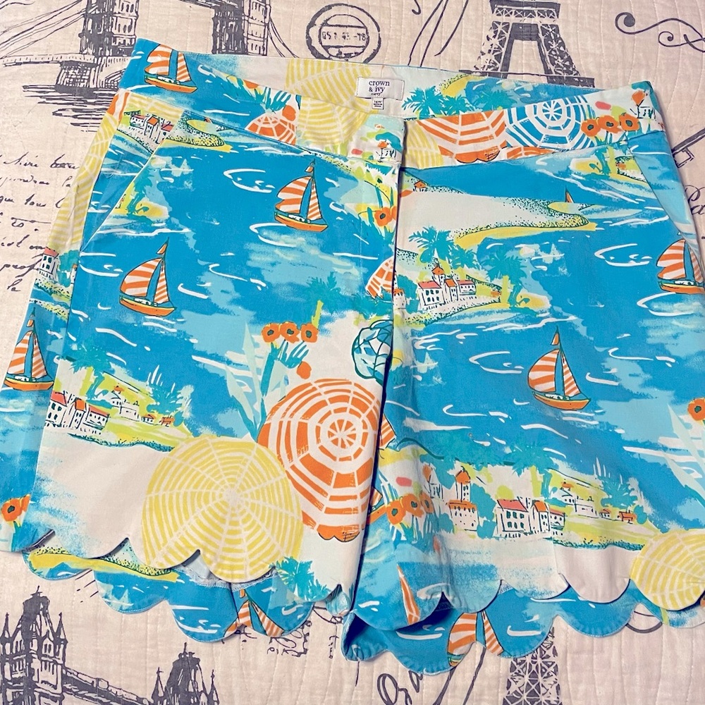 Crown & Ivy Women’s 6 1/2” scalloped shorts in size 16w